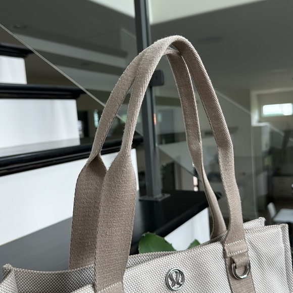 Lululemon two tone Canvas Tote Bag Beige Structured Gym Work School Bag neutral - Picture 5 of 13